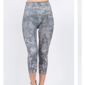 M. Rena Green and Grey Capri / High Waist Leggings. One Size.